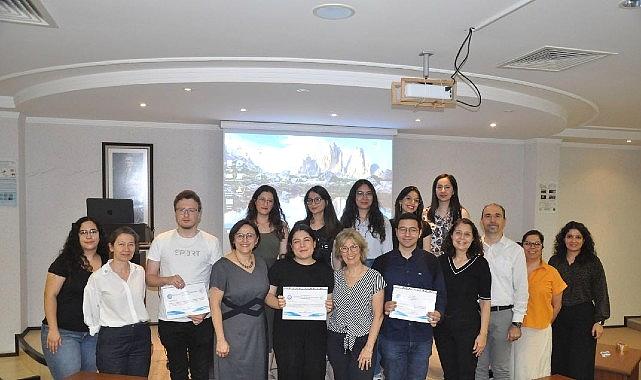 EÜ Eczacılık Fakültesi kalitesi tescilli akredite eğitim imkanlarıyla yeni öğrencilerini bekliyor