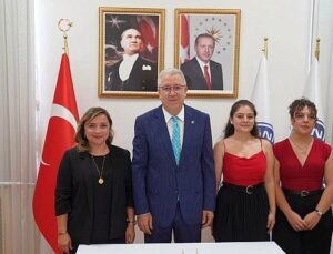 Genç hemşirelerin afetlere yönelik projesi ÜNİDES kapsamında desteklendi
