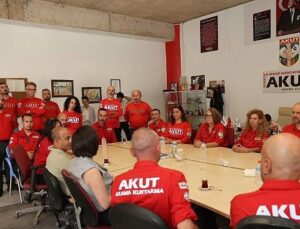 Lider Kınay’dan AKUT İzmir Grubuna Taziye Ziyareti