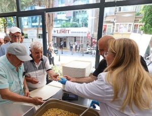 Lider Ovalıoğlu Dev Kazanda Aşure Kaynattı