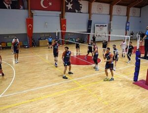 Osmangazi Belediyespor Voleybol Kadrosu 1. Lige yükseldi