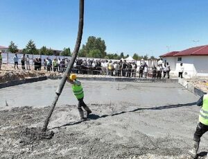 Sıcak Çermik’te bayan ve erkek havuzlar için birinci beton atıldı