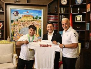 Avrupa Şampiyonu Ramazan Ünlü, Lider Arı’yı Ziyaret Etti