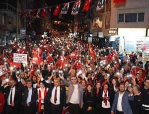 Balçova’da şenlik ve konserli Zafer Bayramı coşkusu
