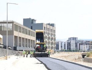 Balkan Mahallesi’nde yollar asfaltlanıyor
