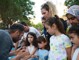 Bayraklı Sokak Şenliği’nde çocuklar doyasıya eğlendi