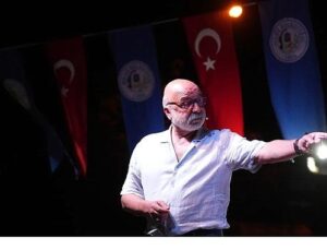 Boğaziçi’nde Şiir ve Müzik Eşliğinde Sanat Dolu Bir Akşam Yaşandı