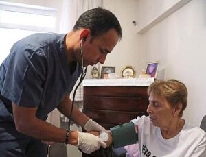 Çankaya Belediyesi’nin Konutta Bakım Hizmetleri Sürüyor
