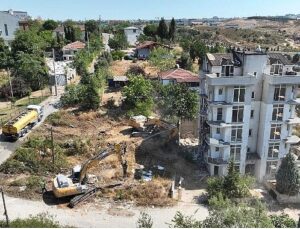 Çayırova’da riskli yapıların yıkımına başlandı