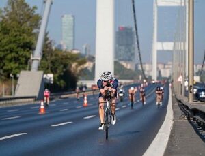 Dünyanın birinci Oral-B Asya ve Avrupa Triatlon Şampiyonası İstanbul’da yapıldı