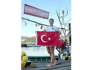 Ege Üniversitesi mezunu ulusal yüzücü Bengisu Avcı tarihi bir muvaffakiyete daha imza attı