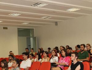 EÜ–GEE’de “Baskı Tabanlı İnce Sinema Organik-Perovskit Güneş Pilleri” Semineri