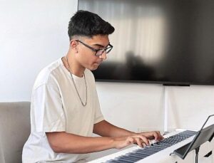 Genç yetenek Burak, hayaline Konak’ın kursuyla kavuştu