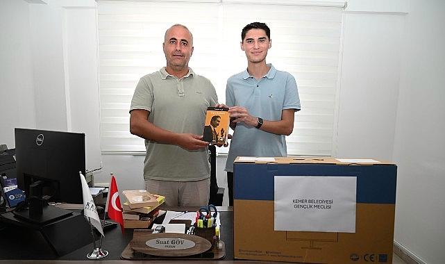 Gençlik meclisinden manalı bağış