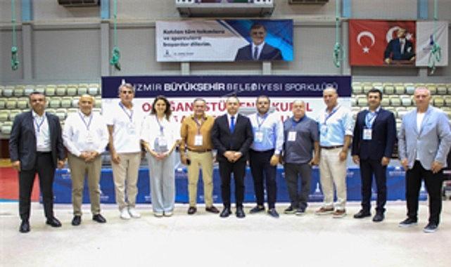 İzmir Büyükşehir Spor Kulübü’nde bayrak değişimi