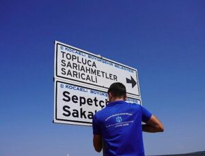 Kırsal ulaşımda levhalar yenileniyor