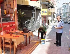 Konak’ta kaldırım işgaline sarı çizgi