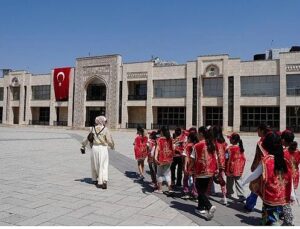 Konya’da 3 Bin Öğrenci 6 Tarihi Yerde 6 Tarihi Karakteri Tanıyor