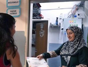 Küçükçekmece Belediyesi ‘yenidoğan bebek seti’ ile ailelerin yüzünü güldürüyor