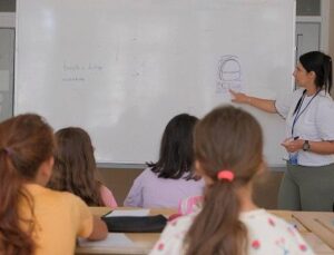 Lider Çerçioğlu’ndan Eğitime Tam Dayanak: Aydınlı Çocuklar Yazı İngilizce Öğrenerek Geçiriyor