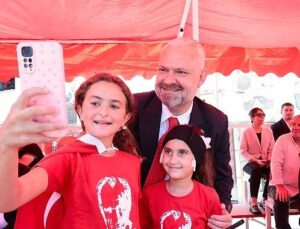 Menemen’de Zafer Bayramı coşkusu yaşandı