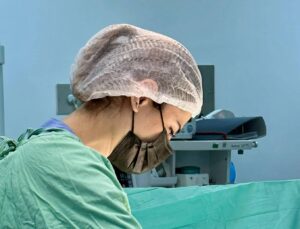 “Mesai dışı ameliyat hem hastayı hem doktoru riske atabilir”