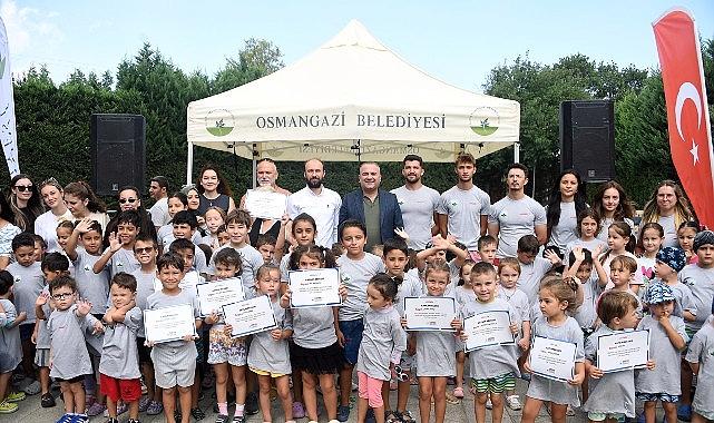 Osmangazi’de minikler yaz tatilinde yüzmeyi öğrendi