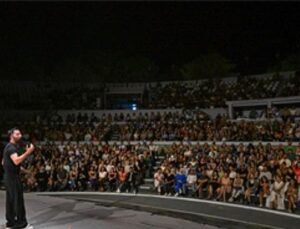 Aşkım Kapışmak ile İzmir Enternasyonal Fuarı’nda kahkaha dolu gece