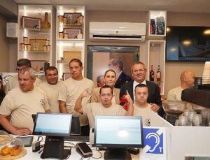 Ayvalık’ta Birinci Manisiz Kafe Hizmete Açıldı