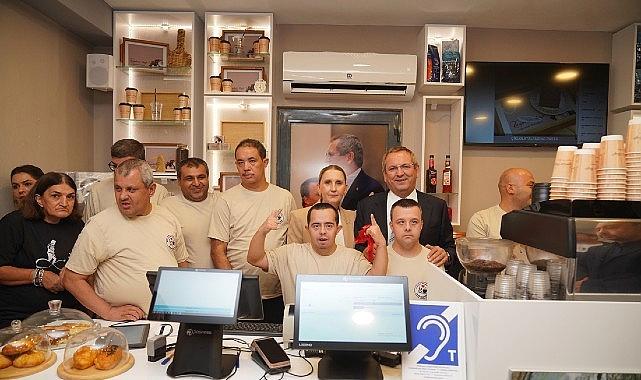 Ayvalık’ta Birinci Manisiz Kafe Hizmete Açıldı