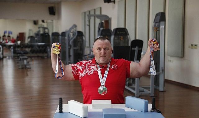 Bağcılar Belediyesi, Bilek Güreşi Dünya Şampiyonası’na damga vurdu