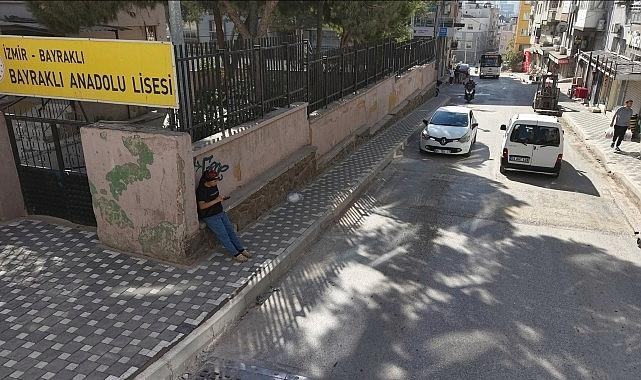 Bayraklı’da yol yenileme çalışmaları sürat kesmiyor