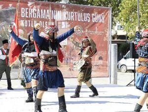 Bergama’nın Kurtuluşu merasimlerle kutlandı
