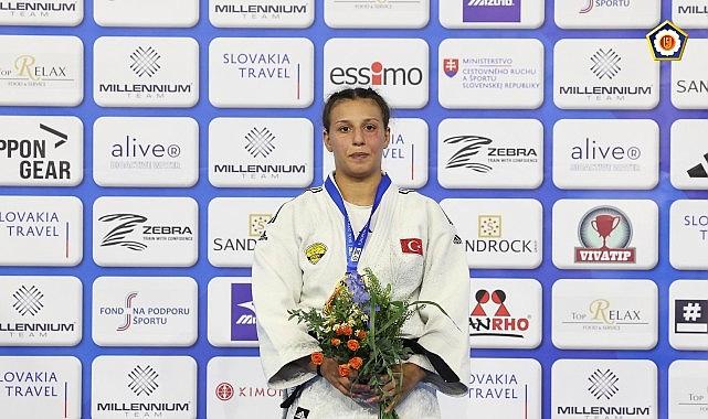 Büyükşehir Belediyesporlu Ecem Baysuğ Avrupa Şampiyonu