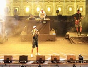 Ceza, İzmir’den barış bildirisi verdi