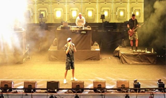 Ceza, İzmir’den barış bildirisi verdi