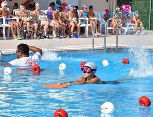 Çiğli Belediyesi’nden yüzme şenliği ve madalya merasimi