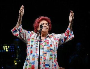 Çim Konserleri’nde Selda Bağcan rüzgarı esti