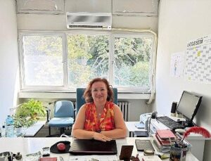 Doç. Dr. Aydoğdu Karaaslan gençlerde dijital yorgunluğa ve ekran bağımlılığına dikkat çekti