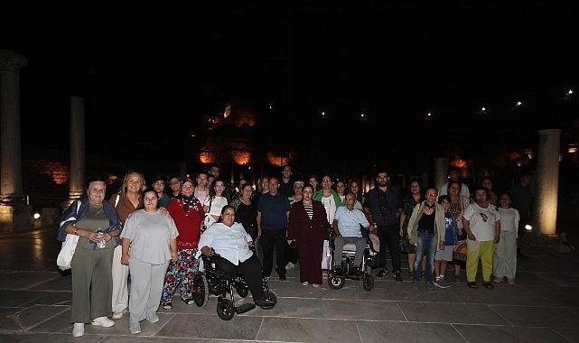 Efes Selçuk Belediyesi’nden Manisiz Bireylere Efes’te Gece Seyahati