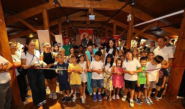 Efes Selçuk’un çocuklarından barış çizgileri