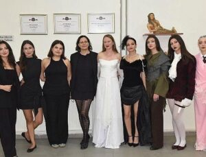 Ege’de edebiyat ve moda tıpkı sahneyi paylaştı