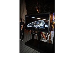 “Galaxy Watch8 ile koşuyoruzZz” aktifliği için yüzlerce genç pijamalarıyla koştu
