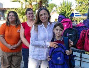 Güzelbahçe Belediye’sinden 2500 öğrenciye çanta ve kırtasiye dayanağı