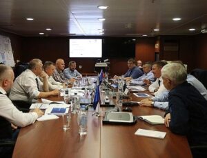 IAEA Delegasyonu Dünyanın Tek Yüzer Nükleer Santralini Ziyaret Etti