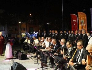 İnegöl Belediyesi TSM Korosundan Harika Konser