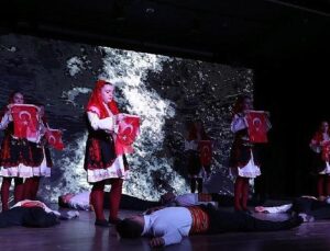 İnegöl’ün Kurtuluşunun 103 Yıllık Öyküsü Sahnede Sergilendi