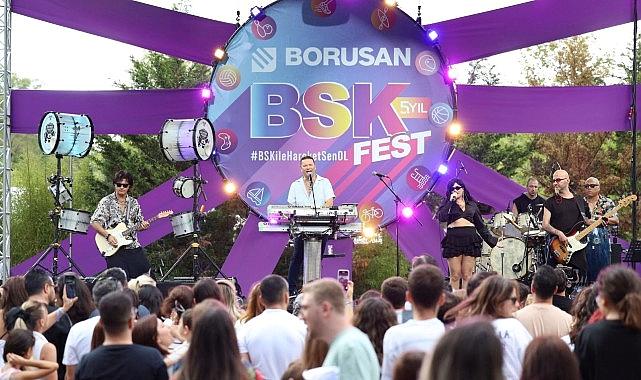 İskender Paydaş ve Orkestrası Borusanlılar için süper bir konser verdi