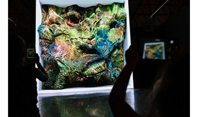 İzmir Enternasyonal Fuarı’nda Atatürk ve Refik Anadol stantlarına büyük ilgi