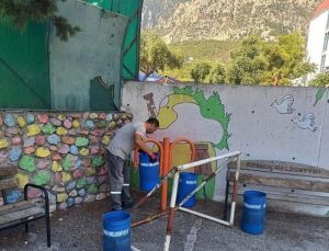 Kemer Belediyesi’nden okullarda paklık çalışması